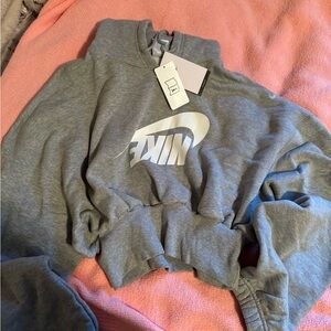 Nike Heather Gray Sweatshirt with Logo